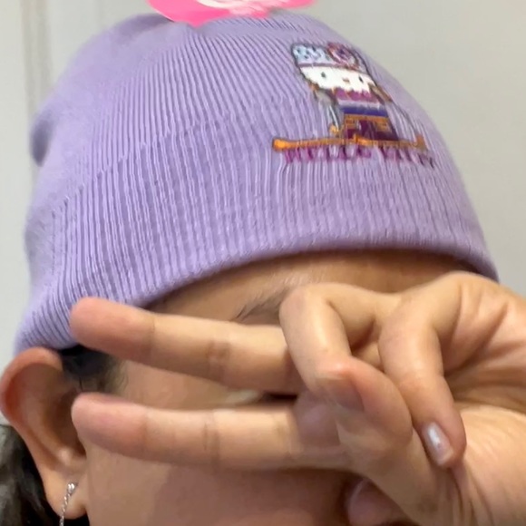 HELLO KITTY Beanie Hat Snow Lilac Embroidered Knit Toque Sanrio Apres Ski Girl - Picture 3 of 9